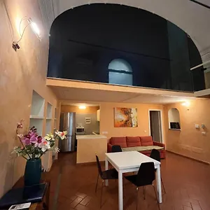 In Centro Storico-borgo Albizi 27 Firenze